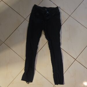 Refuge Black Skinny Jeans Sleek and Stylish